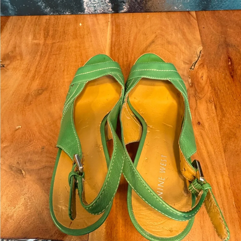 Nine West Vintage Y2K Green/Tan Leather Cork Platform Heels (GUC)